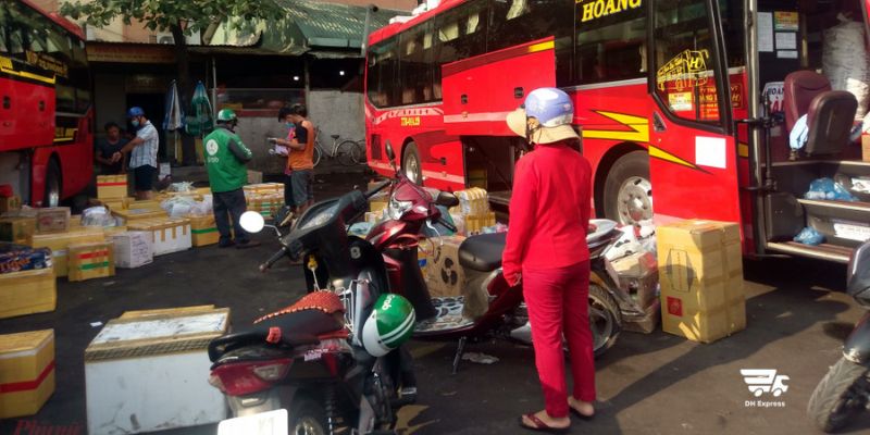 xe khach chuyen hang sai gon ha noi