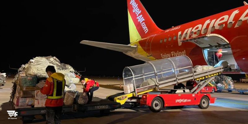 gia cuoc gui hang bang may bay vietjet