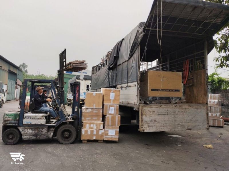 cac hinh thuc van chuyen ha noi sai gon gia re hien nay