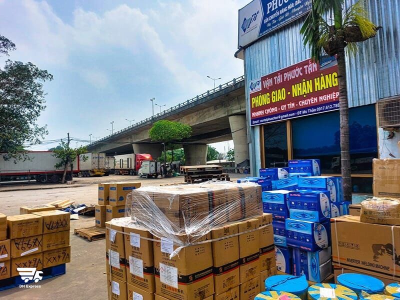 chanh xe sai gon di ha noi van tai phuoc tan