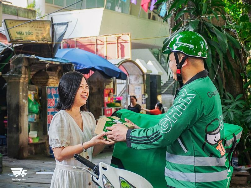 bang cuoc phi giao hang tiet kiem tu ha noi vao tphcm