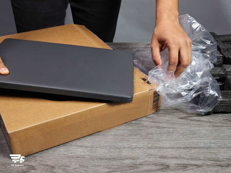 viettel post gui laptop het bao nhieu