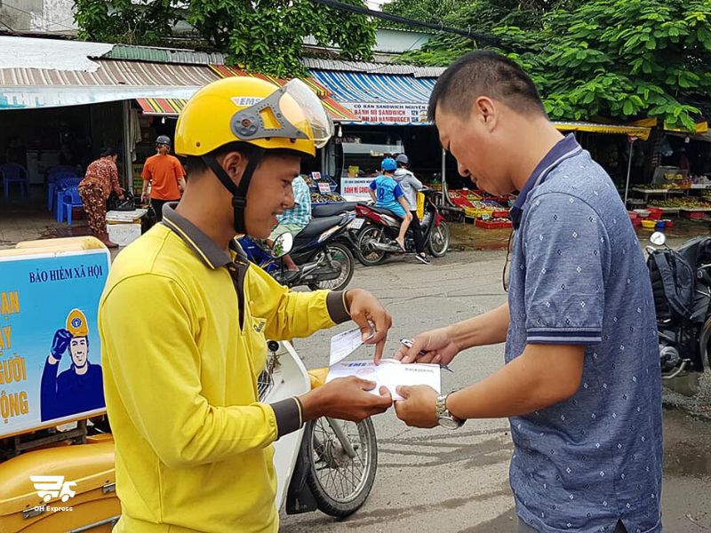 gui buu dien co duoc kiem tra hang khong