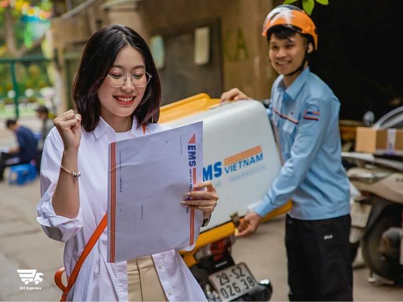 gui buu dien tu tphcm ra ha noi ems