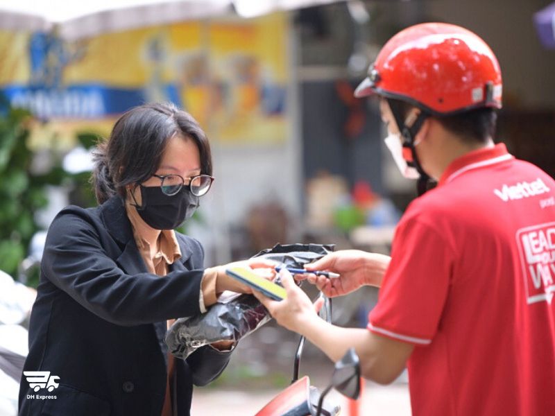 cac hinh thuc gui chuyen phat nhanh viettel post