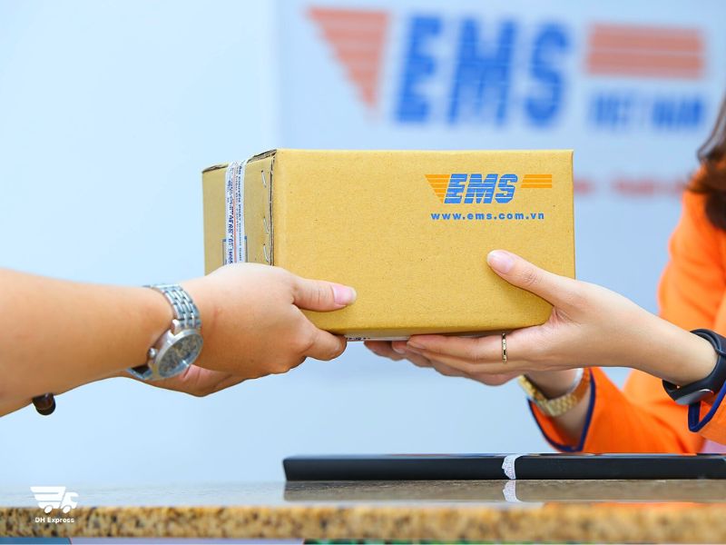 ems ship hang tu tphcm ra ha noi