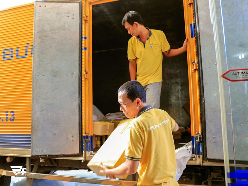 thoi gian chuyen phat nhanh hcm hn cua mot so don vi