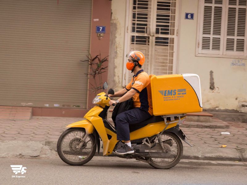 buu dien co ship hoa toc khong