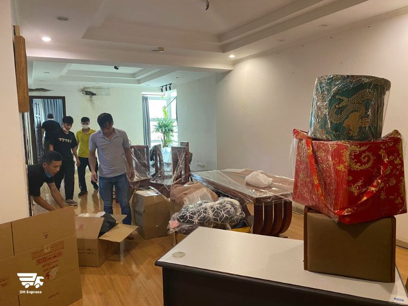 co nen thue dich vu chuyen nha tron goi ha noi sai gon