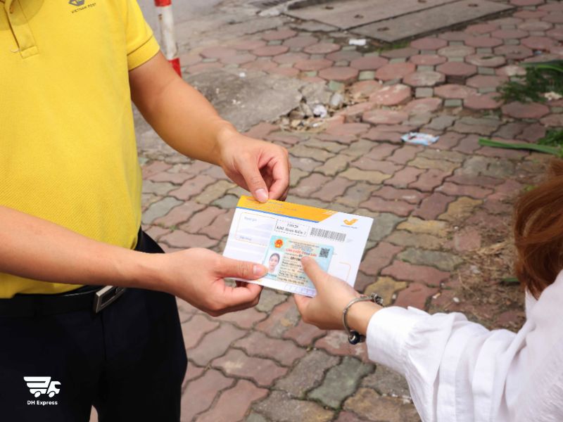 huong dan gui giay to quan trong qua buu dien