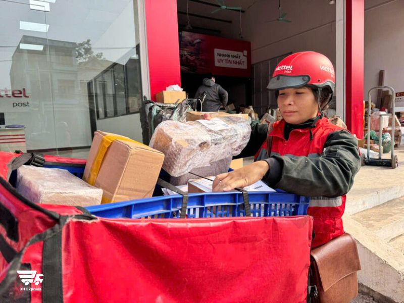 viettel post chuyen phat nhanh mat bao lau