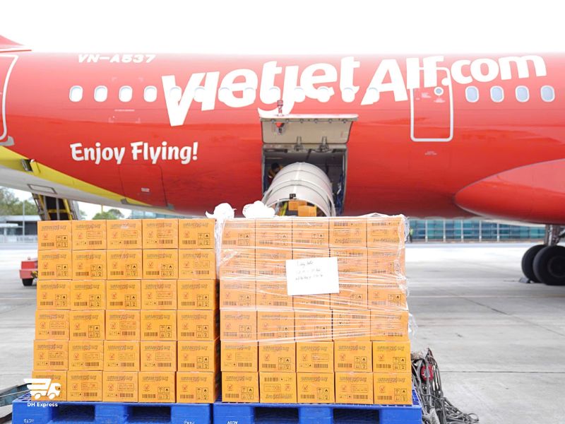 cap nhat cuoc gui hang may bay vietjet