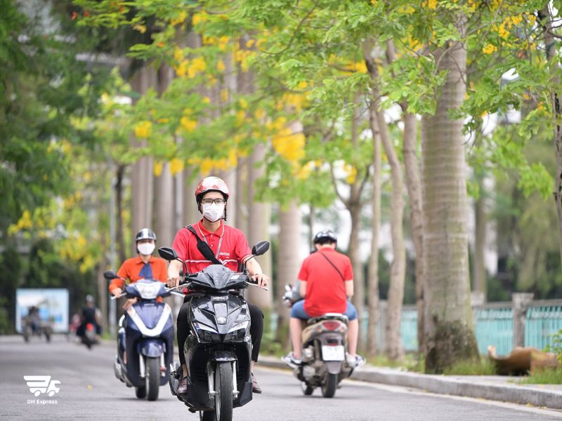 so sanh viettel giao hang tiet kiem va chuyen phat nhanh