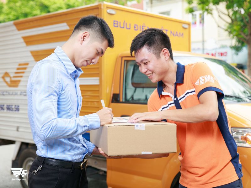 cap nhat gia gui hoa toc buu dien moi nhat