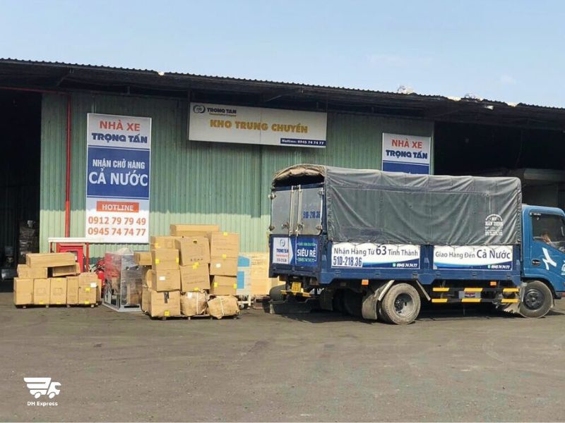 nha xe gui hang tu ha noi di phu tho trong tan