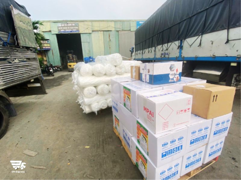 phuoc tan xe gui hang tu ha noi vao da nang gia re