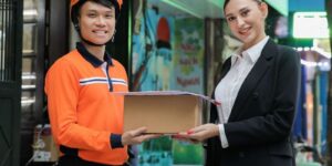 cap nhat phi gui hang quoc te qua buu dien