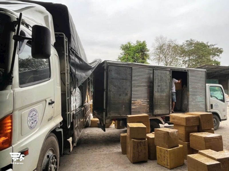 so sanh cac hinh thuc gui hang di viet tri