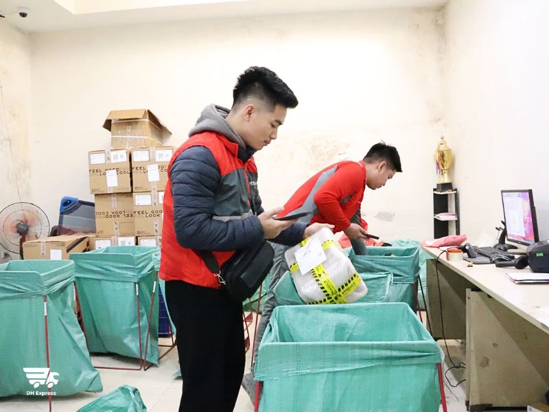 gui hang viettel post o dau lay tan noi