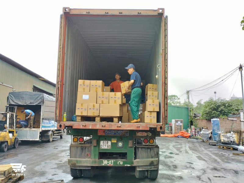 khi nao nen gui xe ghep hang ha noi sai gon