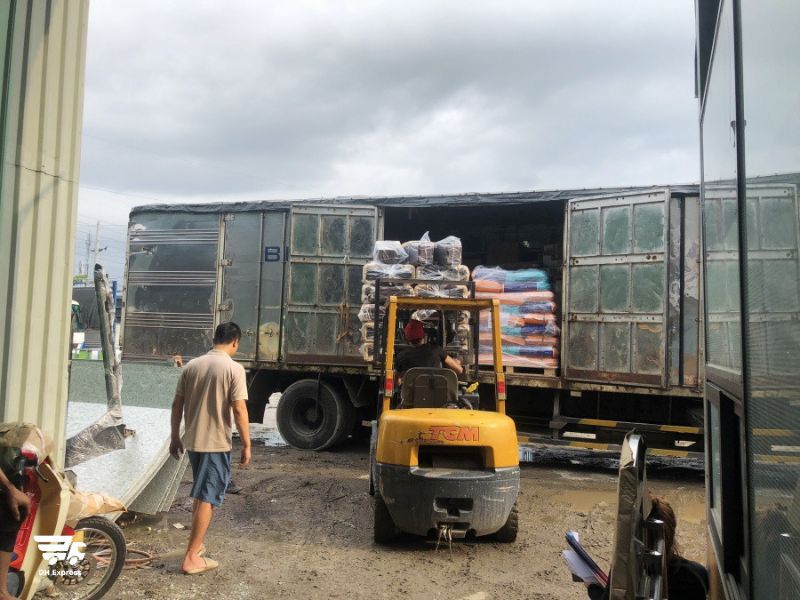 cach chon chanh xe gui hang ha noi sai gon uy tin